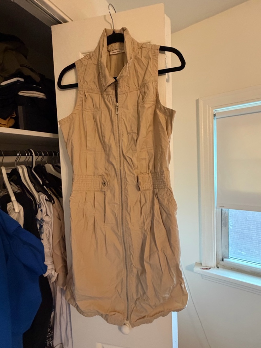 DKNY Beige Sleeveless Zip-Front Utility Vest
